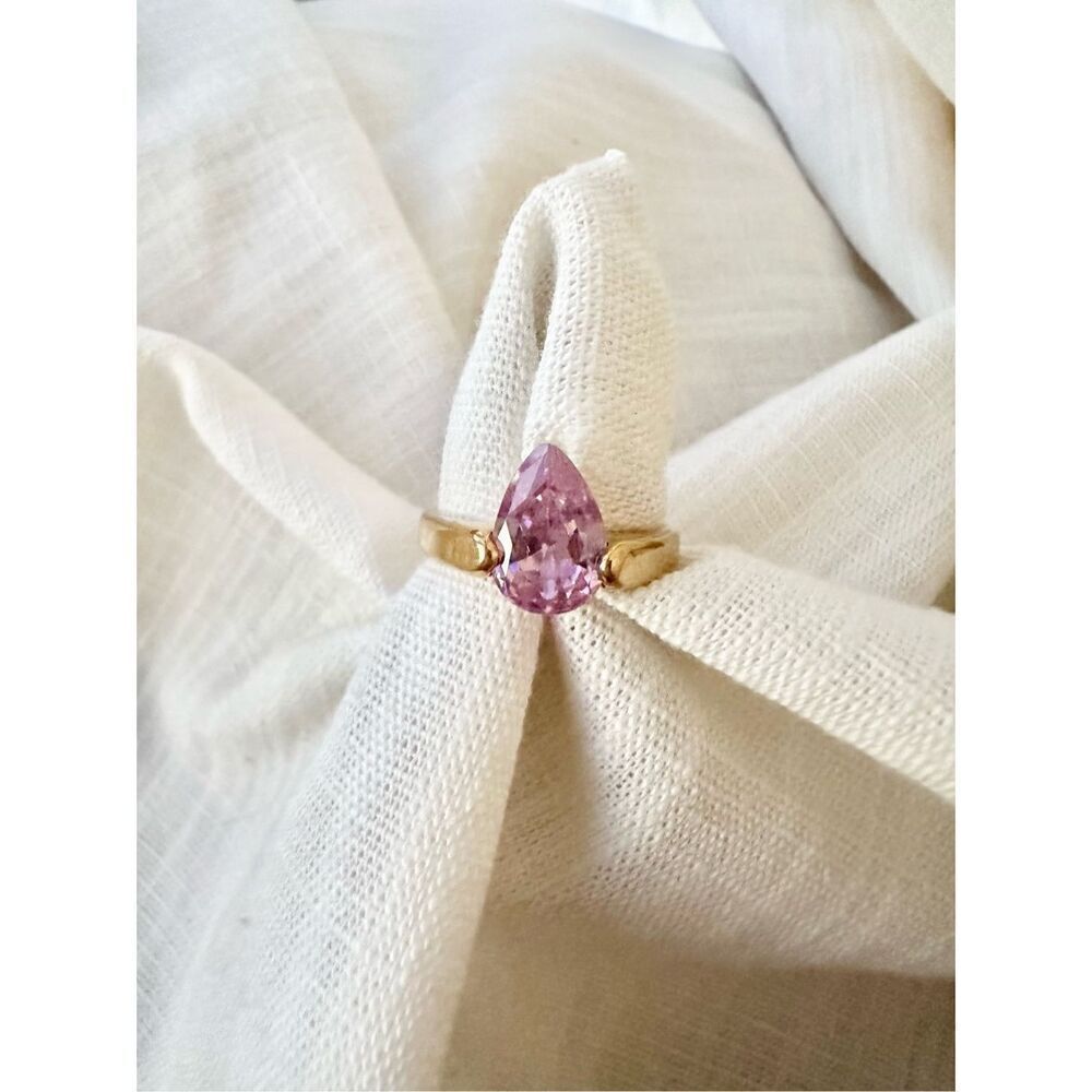 Super sparkly light pink pear cut cubic zirconia ring size 8